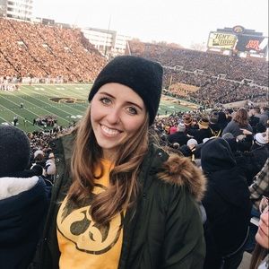 Meet your Posher, Meaghan